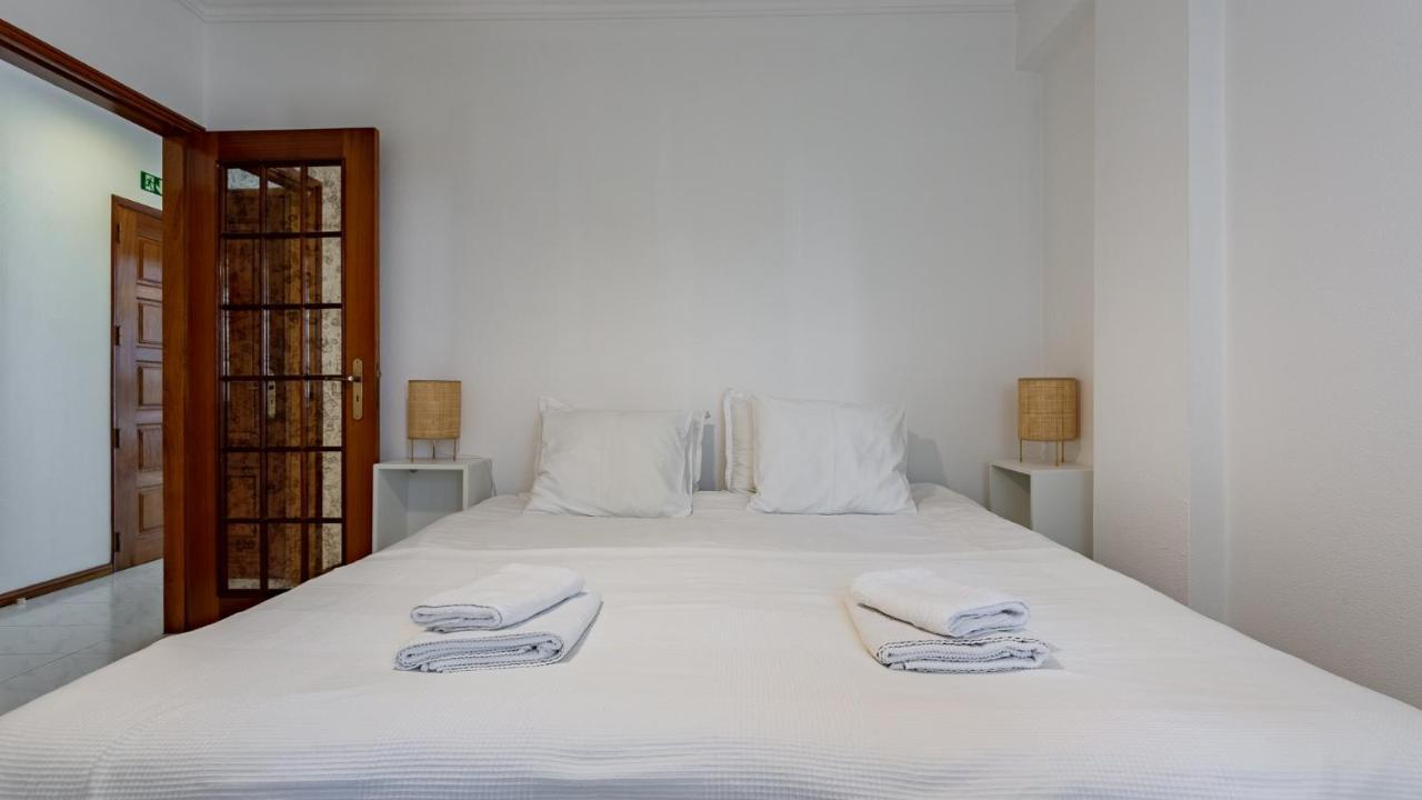 Bright 1Bdr Apartment W/Balcony By Lovelystay Vila Real de Santo António Екстериор снимка